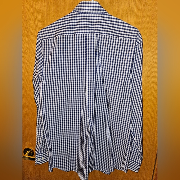 Croft and Barrow Button Down - Picture 3 of 3